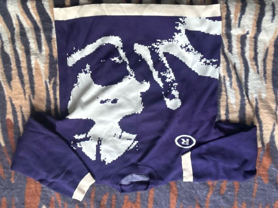 Продам кофту с принтом