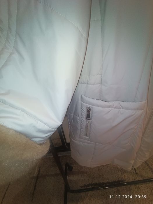 Продам зимнюю куртку.