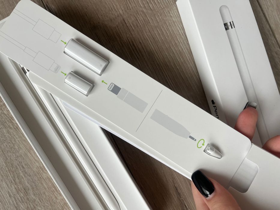 Apple pencil (1-во поколения) Нов