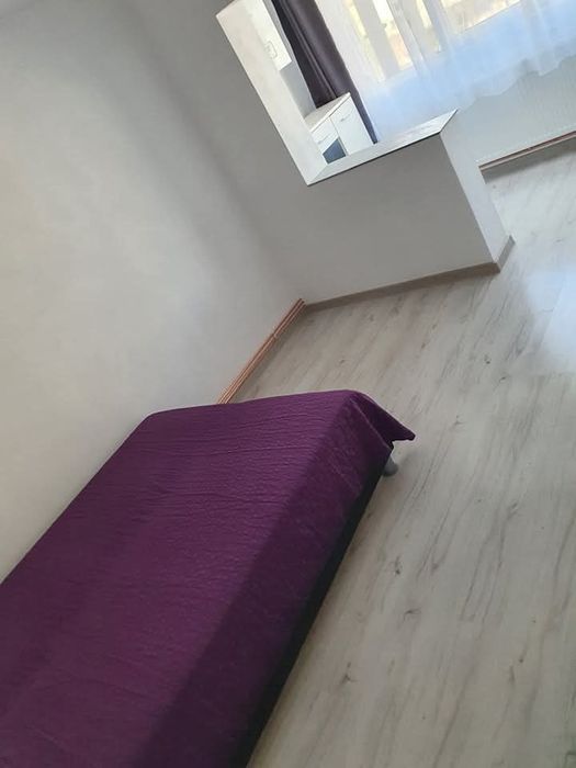 Inchiriez apartament 2 camere, apartamentul este situat la et2