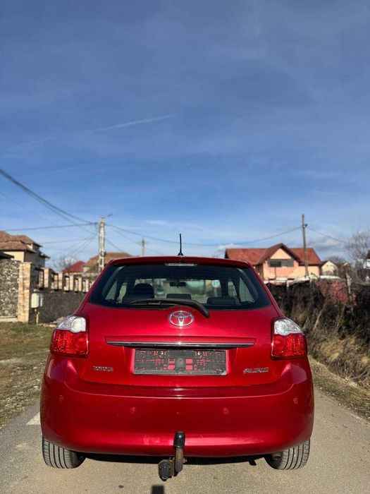 Toyota  Auris  2010, Diesel