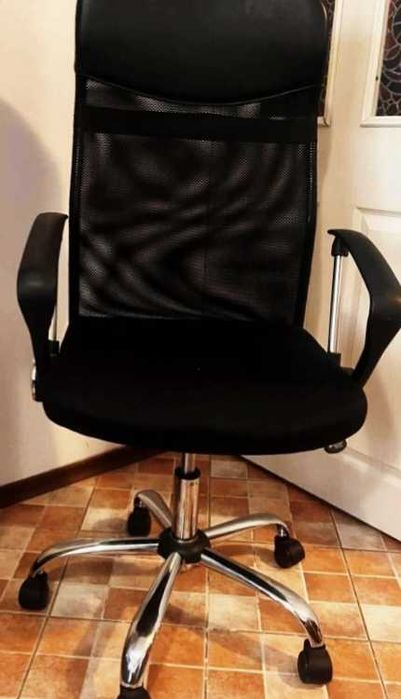 Офис стол  черен