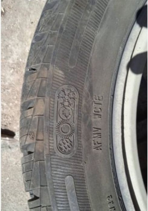 Продавам гуми и джанти