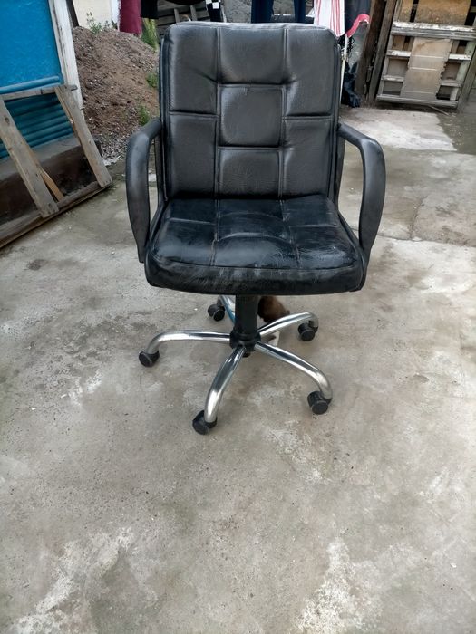 Продам кресло кожанное