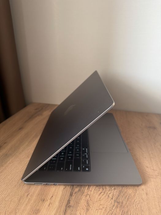 MacBook Air 15” M2 (2023), 8/256 ГБ