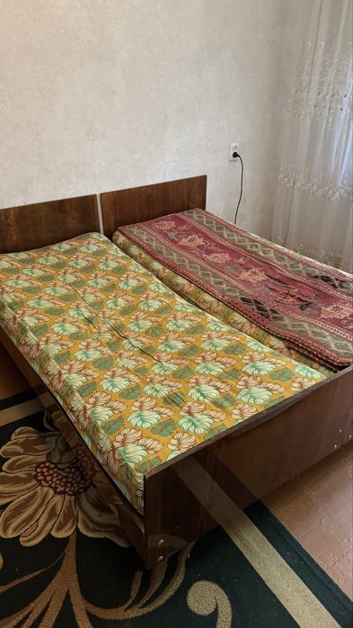 Две односпальные кровати