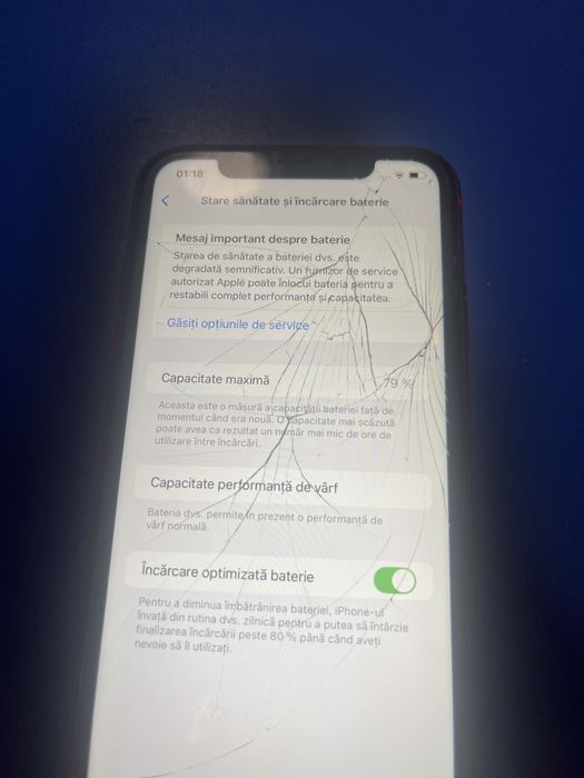 Vând Telefon iPhone ESTE un pic a spart display-ul funcționează tot