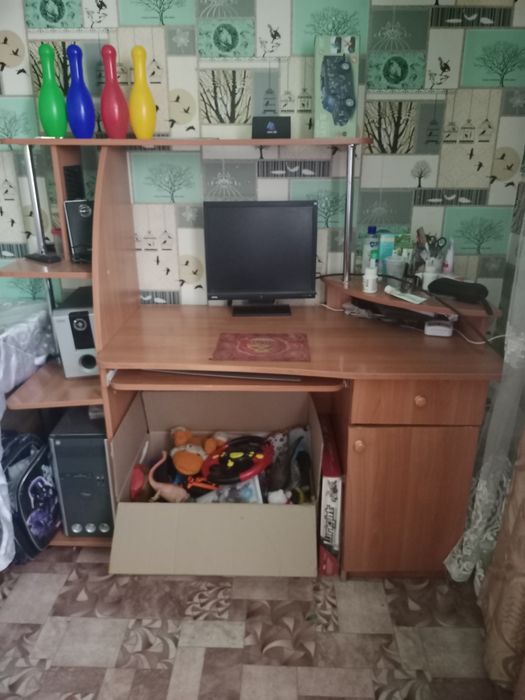 Продам кампютерный Стол