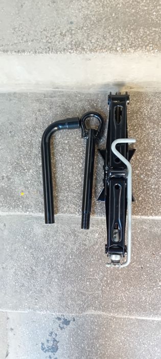 Rezervă slim renault talisman,cric, cheie, cui tractare