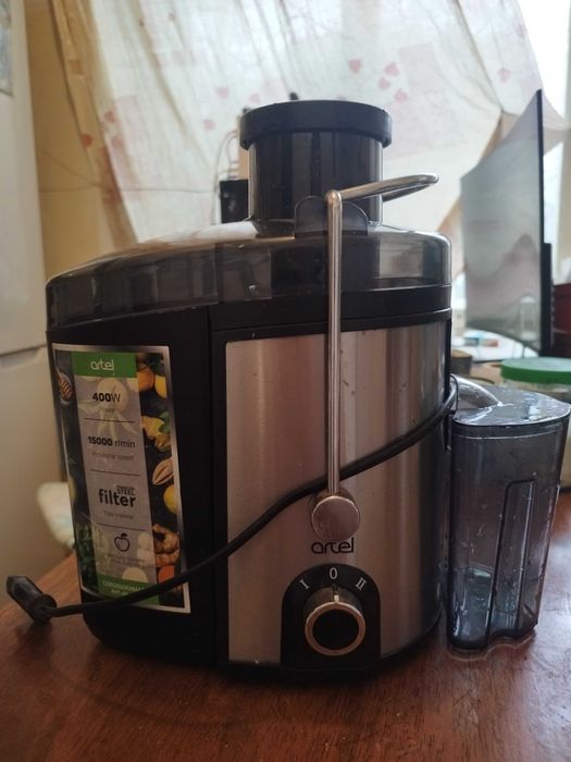 Продаю соковыжималку artel