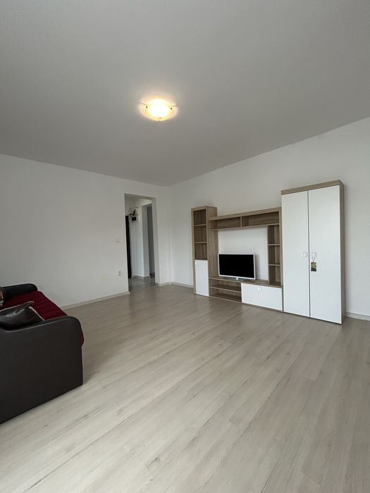 Apartament intabulat cu două camere decomandat la două minute de rond Păcurari/50 de mp/etaj unu /preț 79.900 de euro!