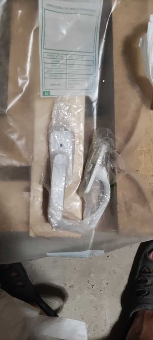 Дръжки Metal за дограма. Бели. Обков