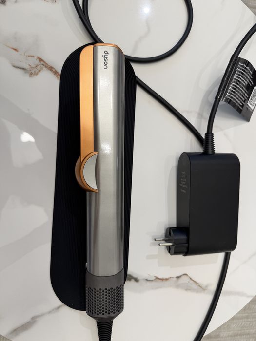 Dyson airstrait original , fara cutie !! aparat de uscat si indreptat parul