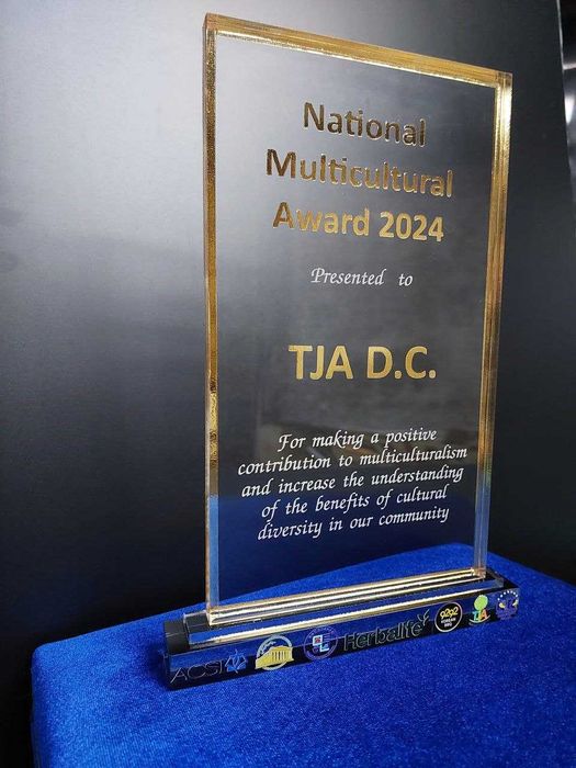 элитные бизнес подарки награды статуэтки кристаллы