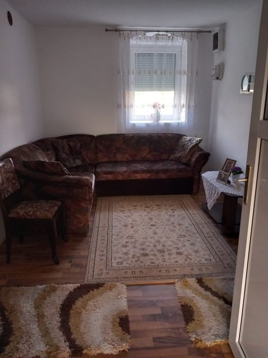 Vând casă  locuită