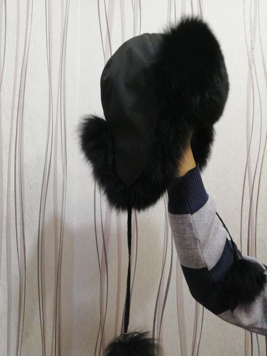 Продам зимнюю шапку на девочку