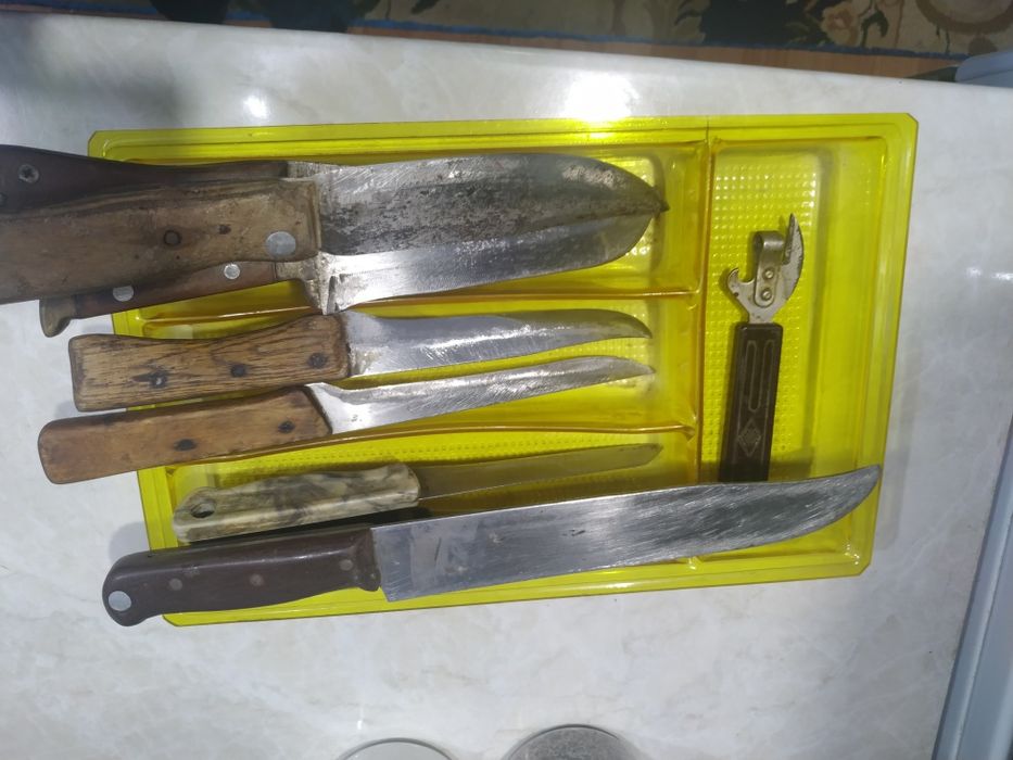 Ножи кухонные б/у и консервный нож