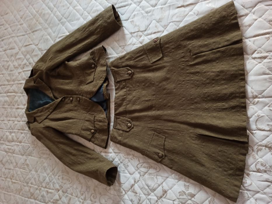 Costum - sacou pe talie și fustă