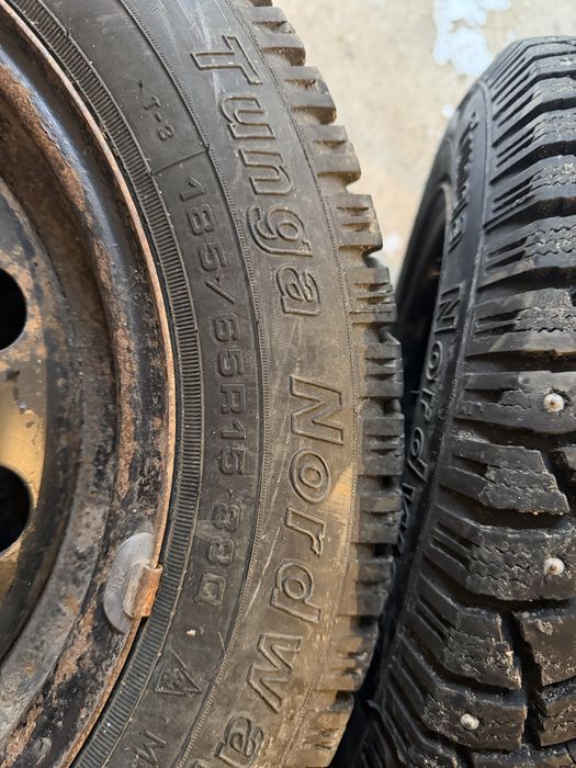 Продам зимние шины в комплекте с дисками