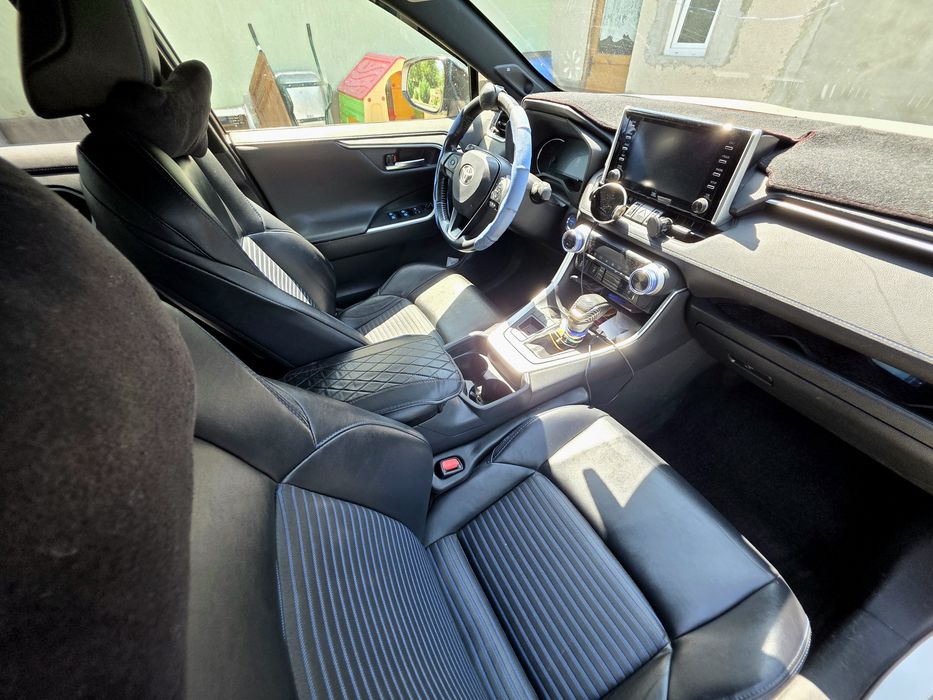 Vând Toyota RAV 4 Luxury Hybrid 2019 (GPL)