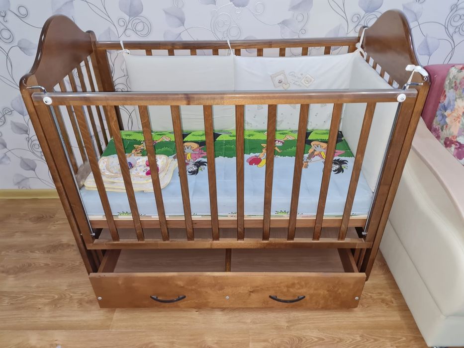 Продам детскую кроватку