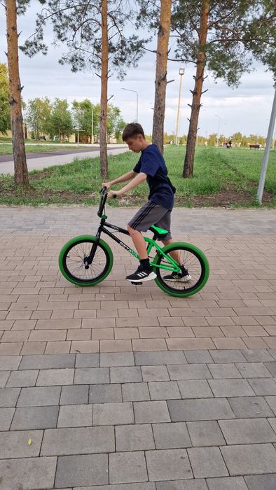 Велосипед BMX трюковой