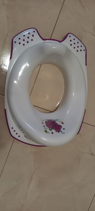 Къпане на бебе и детска седалка тоалетна