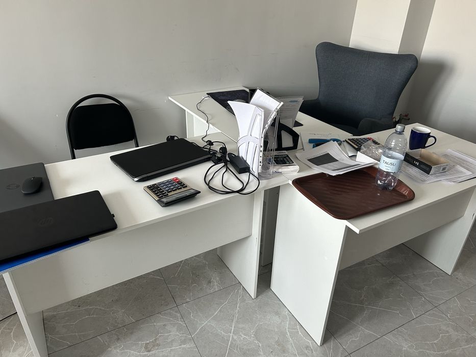 Офисные столы продам