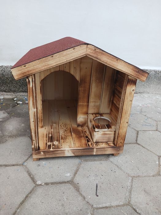 Кучешка колибка/ къща за куче/ колибката за куче