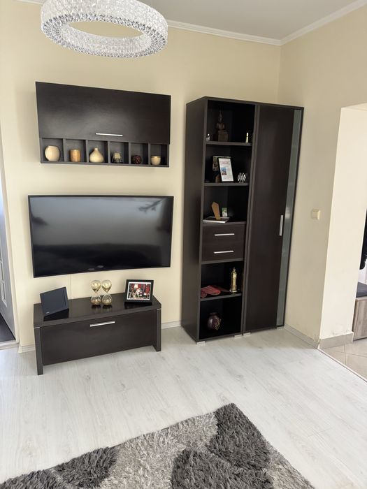 Vand mobila pentru living