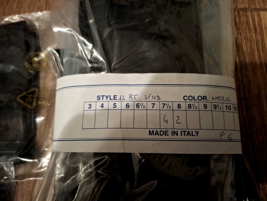 De vânzare  mănuși din piele