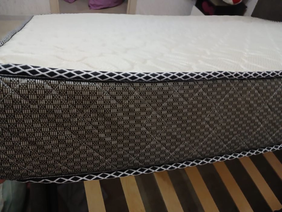 Продам матрас 160-200 м размер