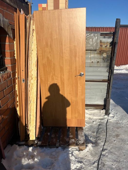 Продам бу Двери, умывальник, унитаз