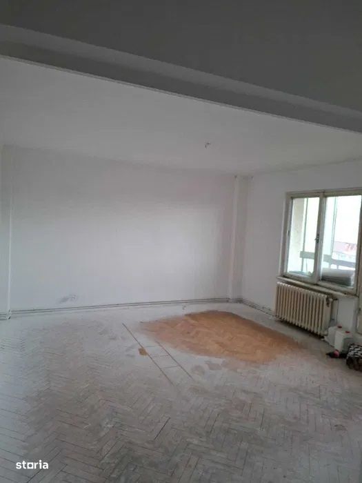 Unirii - Vanzare apartament 3 camere - Str. Decebal — fotografia 2