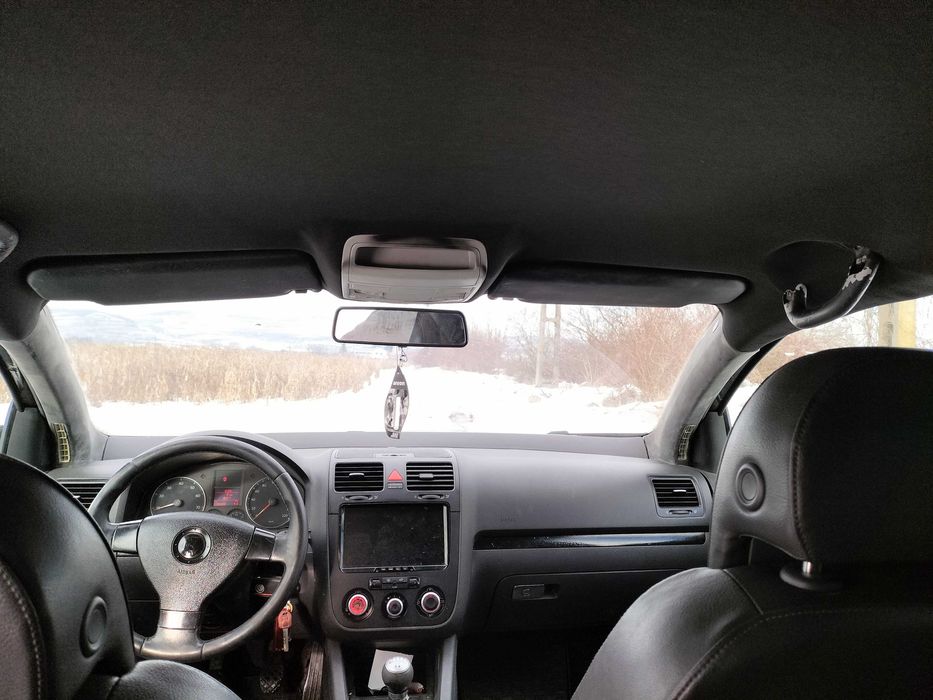 Ofer spre vânzare golf 5 pachet GTI  1.4 mpi 95 cp  239.000 km
