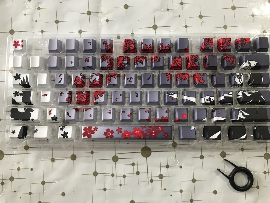 Кейкапы Raven Sakra в подарок кабель