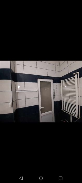 Vând apartament.