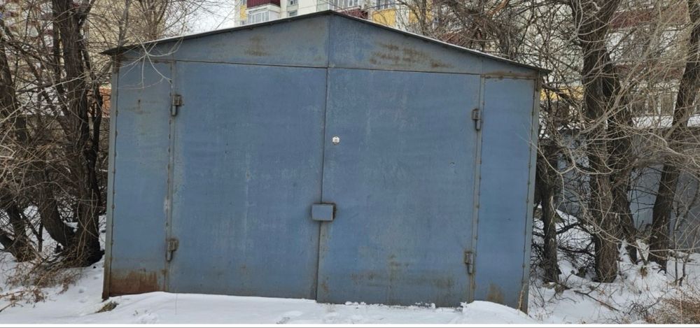 Продам  гараж металический  отличном состояния размер.  3,5    На 6  м