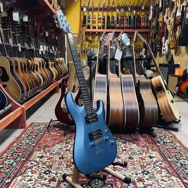 Электрогитара и Комбоусилитель Schecter, Micro cube