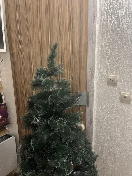 Коледна елха 140 см висока