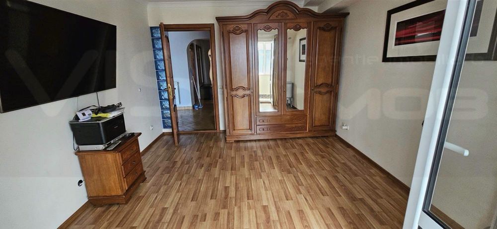 De vânzare apartament cu 3 camere în Onești