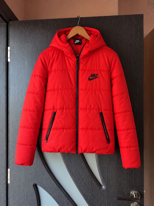Яке Nike , готин цвят