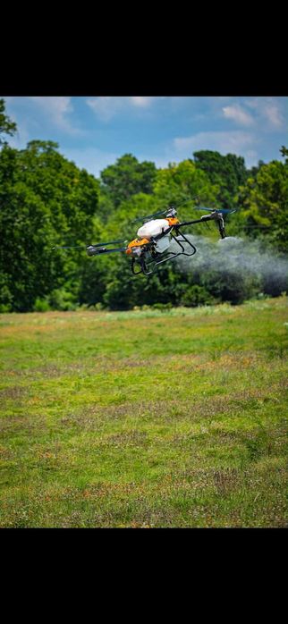 Пръскане с Дрон Висока Ефективност и Достъпни Цени за Ваше Стопанство