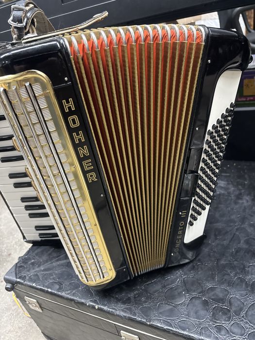 Acoedeon Hohner Concerto 3 cu 72 de basi