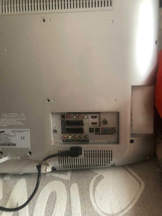 Продам телевизор Samsung диагональ 81