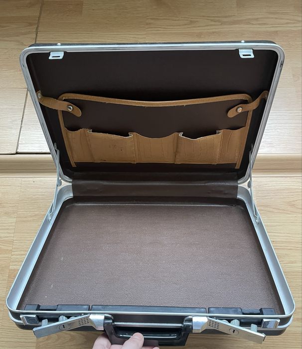 Geanta/servieta/diplomat din ebonita negru