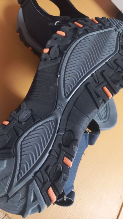 Продаётся обувь мужская