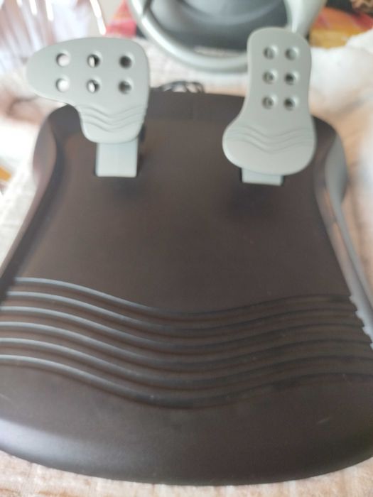 Sistem gaming Genius Speed Wheel 3, volan și pedale