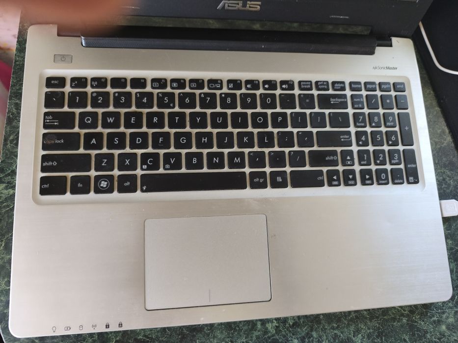 Vând Laptop ASUS
