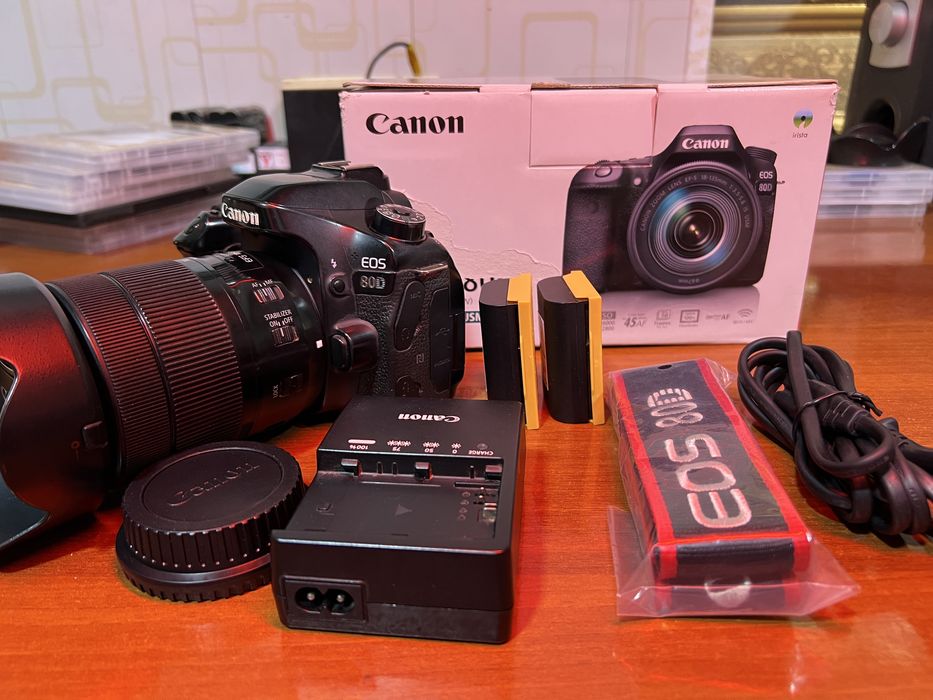 Canon 80 D sotiladi Bir qo'l ishlatilgan holati a'lo